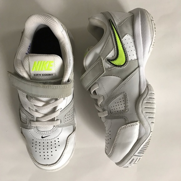 nike city court tennis shoes